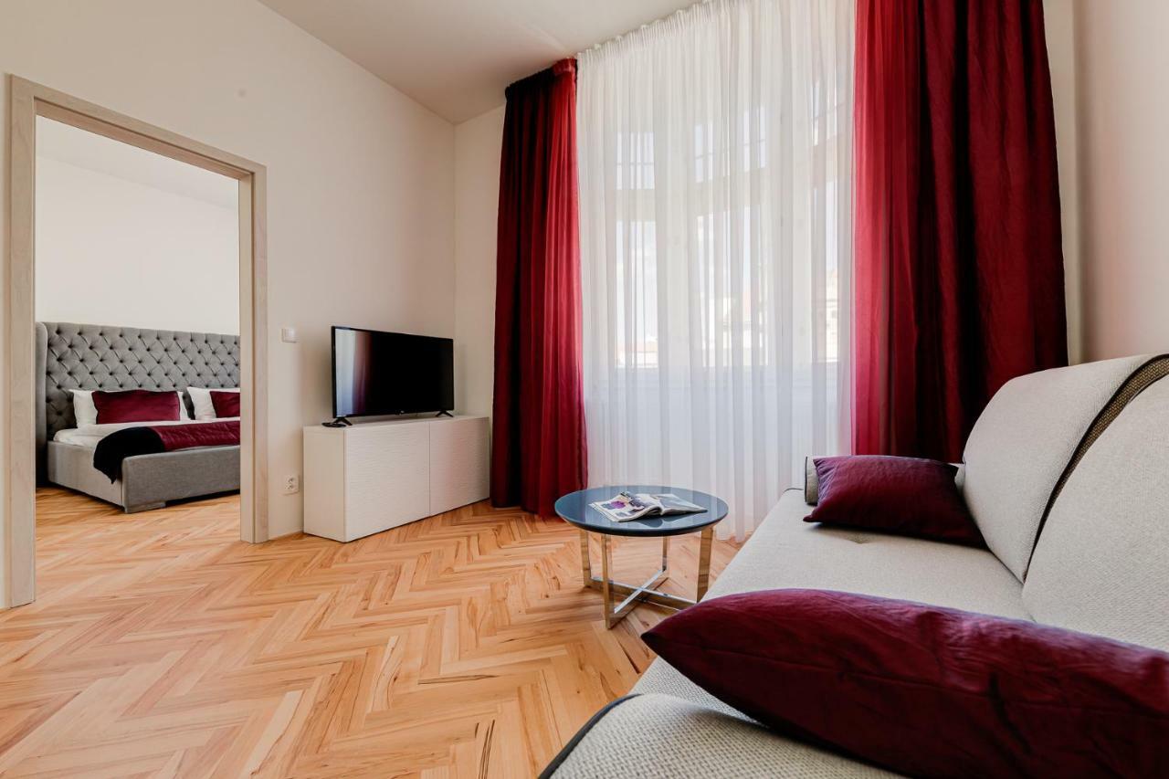 Apartment Gold Art Prag